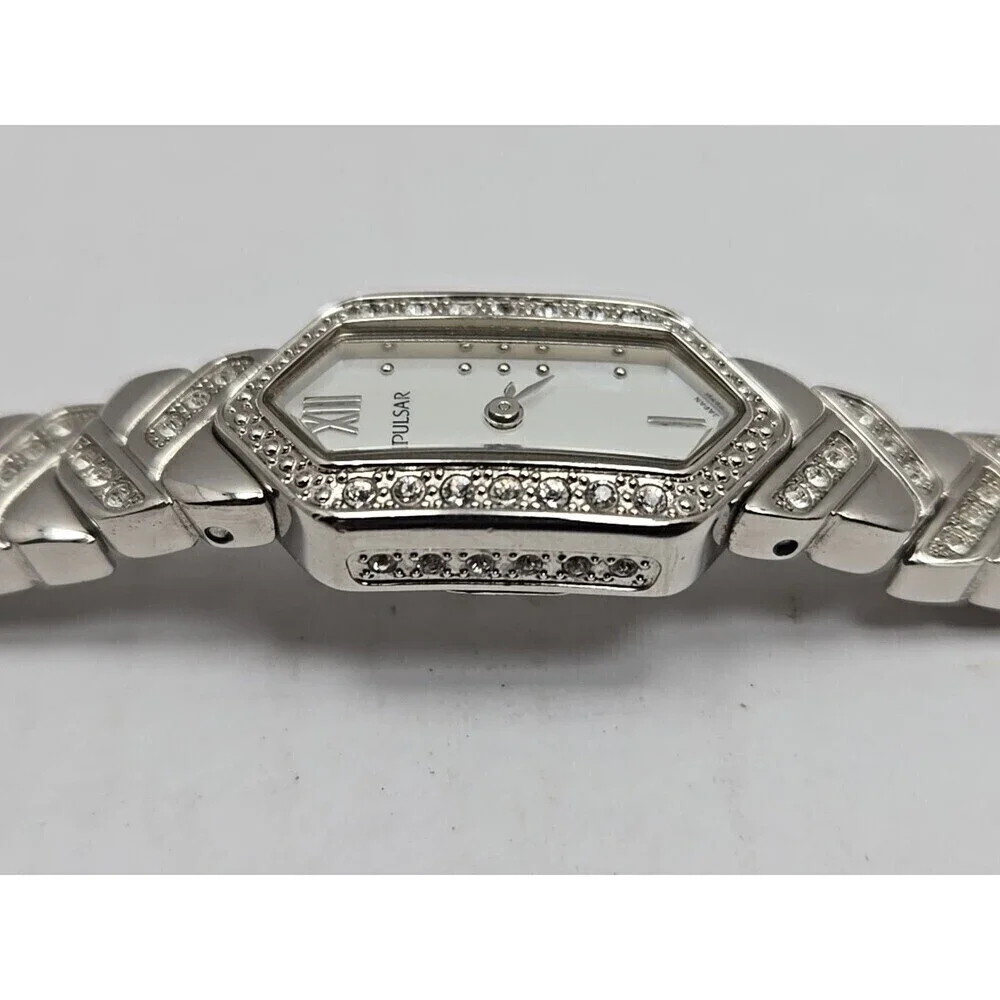 Pulsar 1N00 X204 Ladies Hexagon Crystal Accent MOP Dial Quartz Watch New Battery